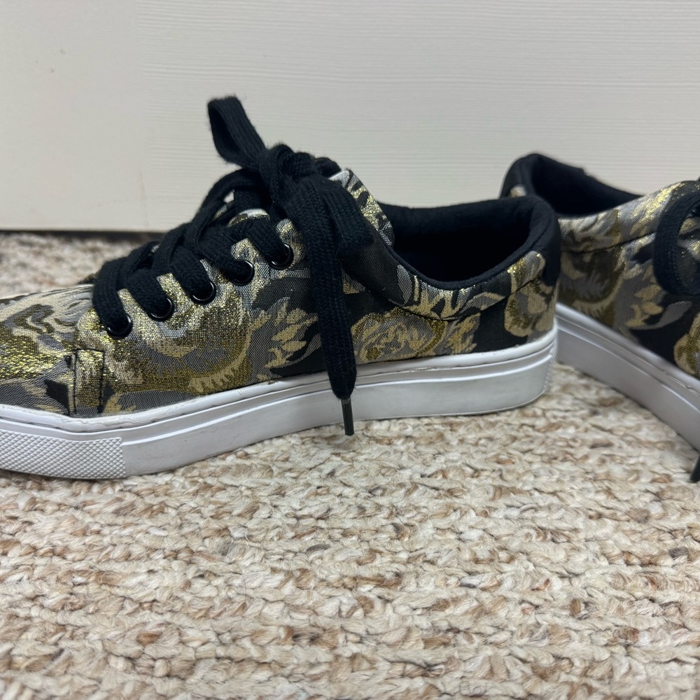 Isaac Mizrahi Black and Gold Sneakers with Unique Design - Picture 5 of 10